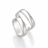 Alianzas de boda de plata con diamantes