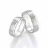 Alianzas de boda de plata con diamantes