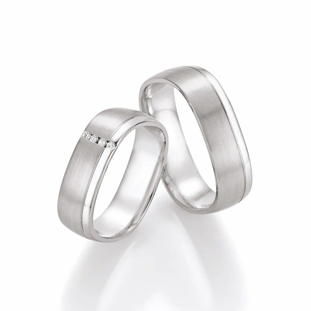 Alianzas de boda de plata con diamantes