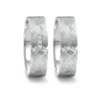 Alianzas de boda de acero con diamantes