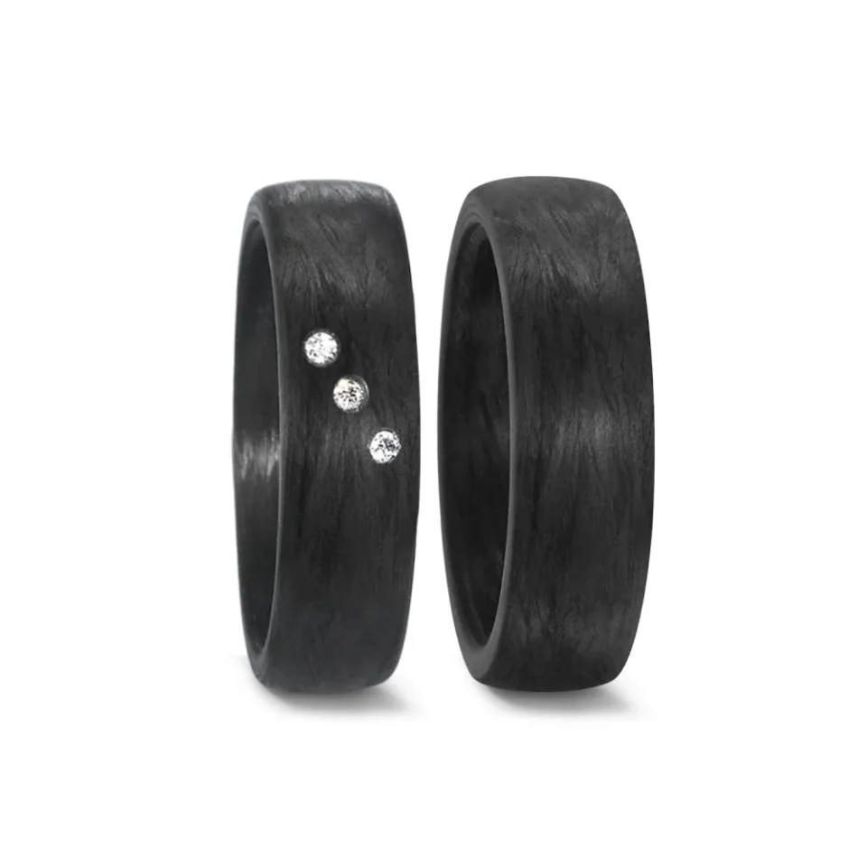 Alianzas de boda de carbono con diamantes