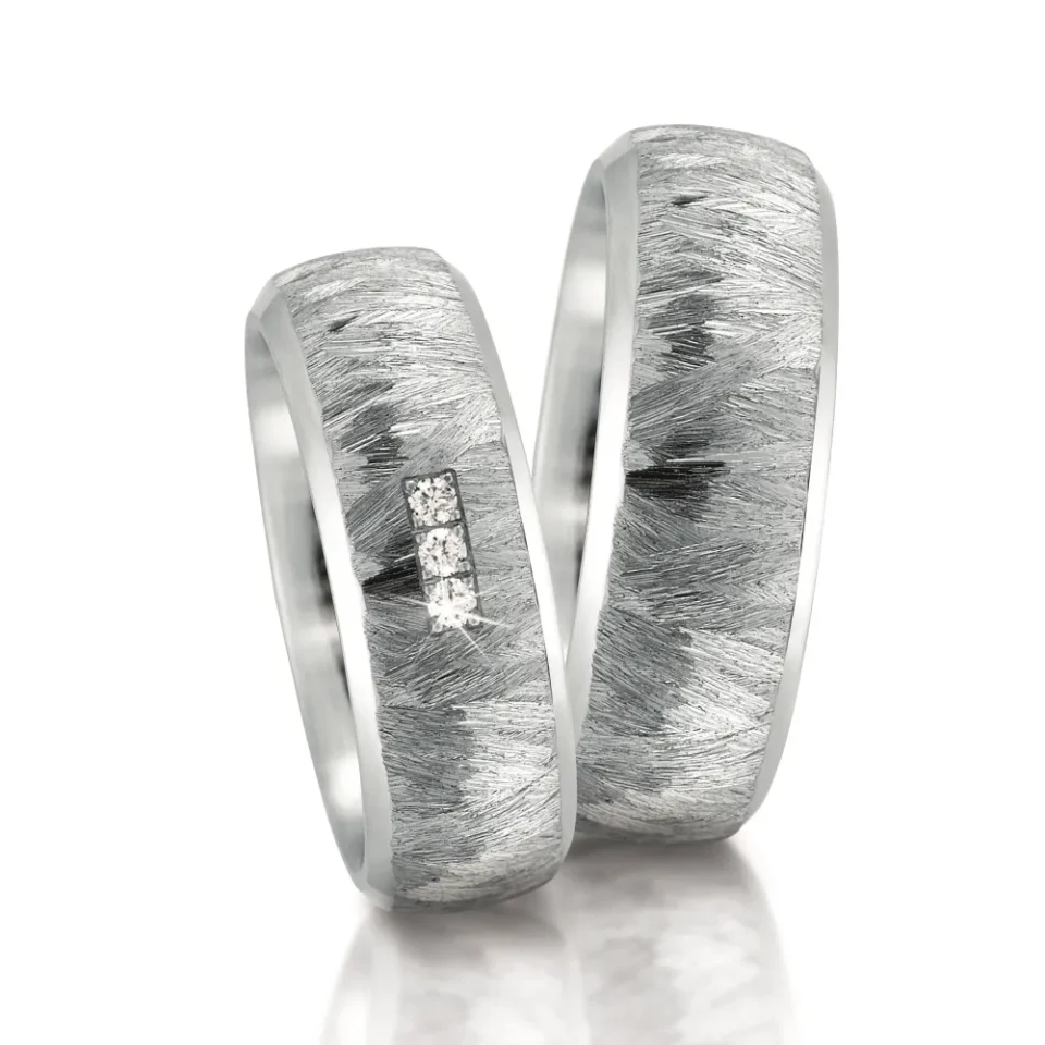 Alianzas de boda de acero con diamantes