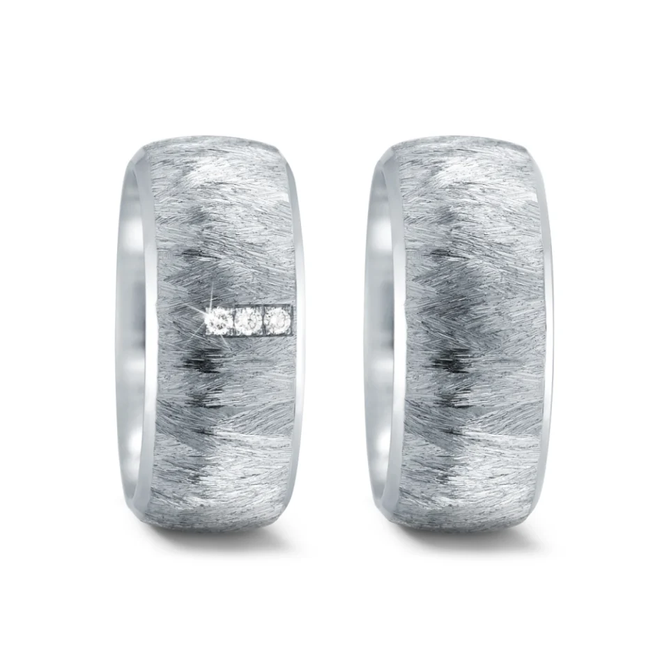 Alianzas de boda de acero con diamantes