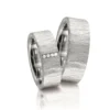 Alianzas de boda de acero con diamantes