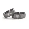 Alianzas de boda de tántalo con diamante