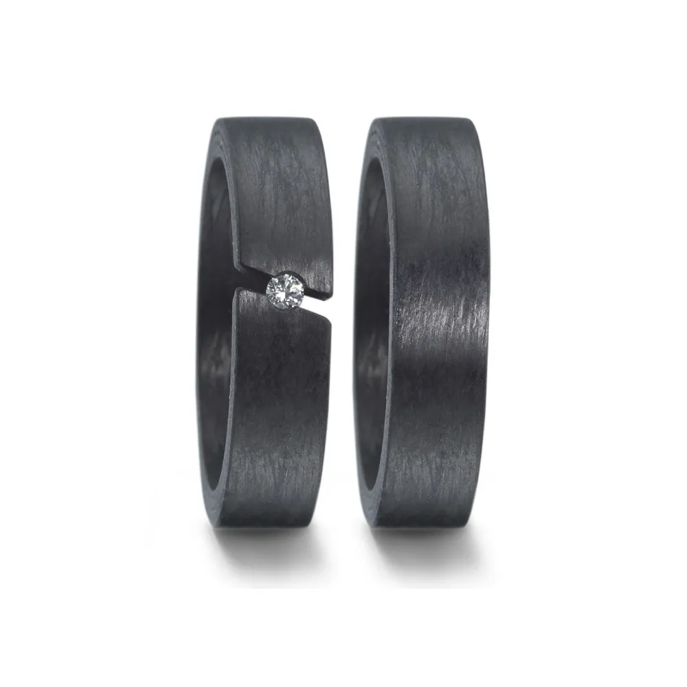 Alianzas de boda de carbono con diamante