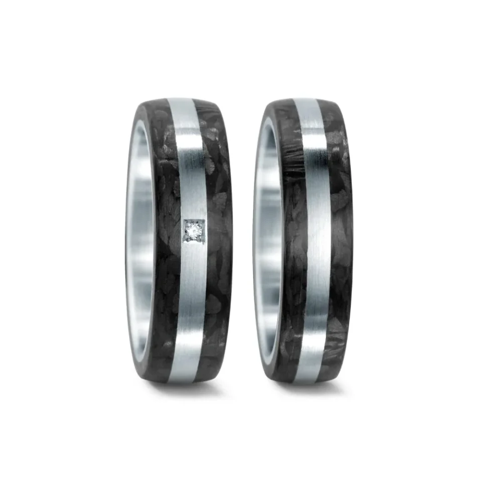 Alianzas de boda de acero y carbono con diamante