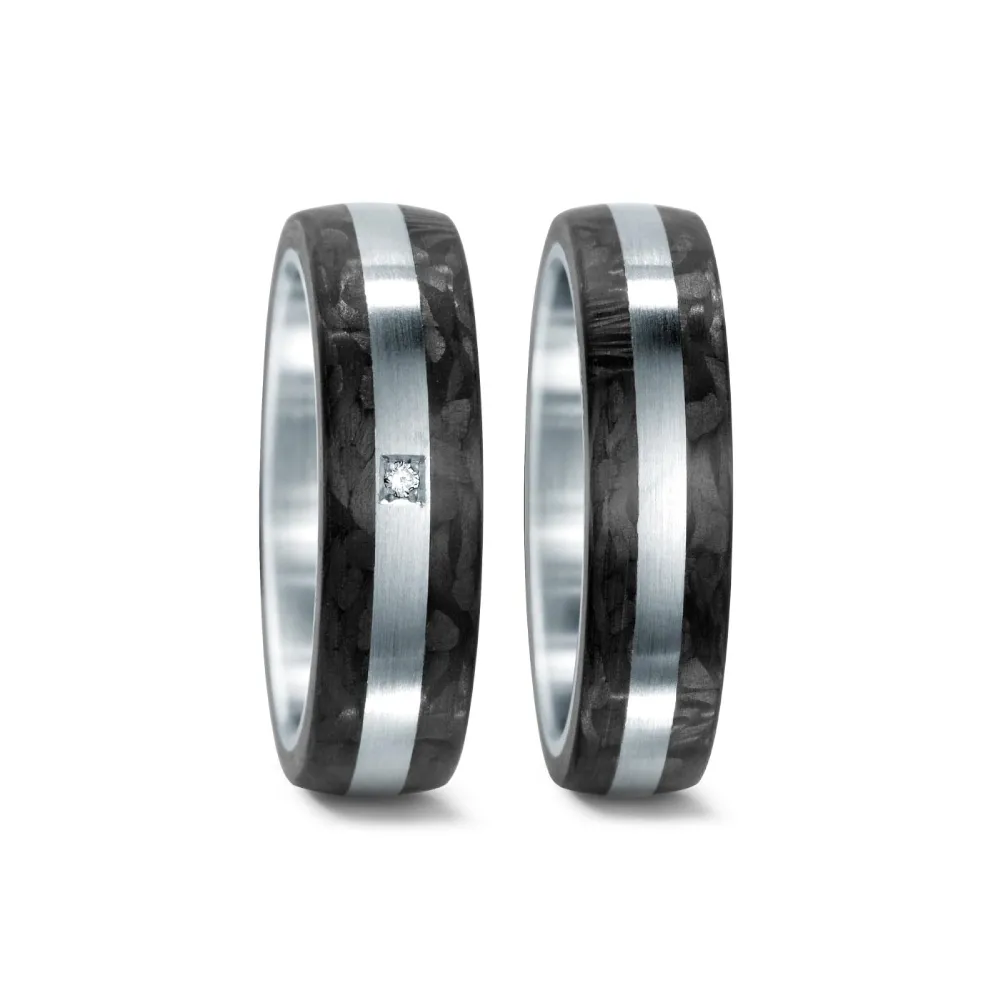 Alianzas de boda de acero y carbono con diamante