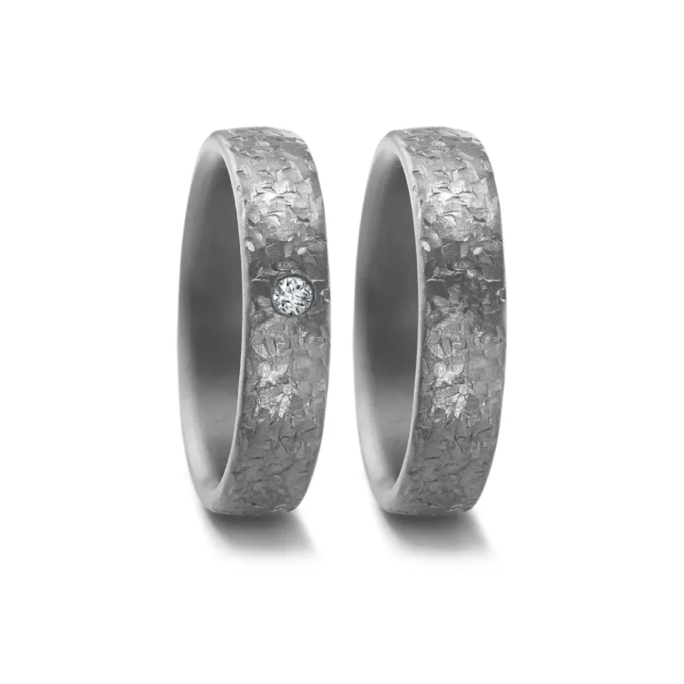 Alianzas de boda de tántalo con diamante