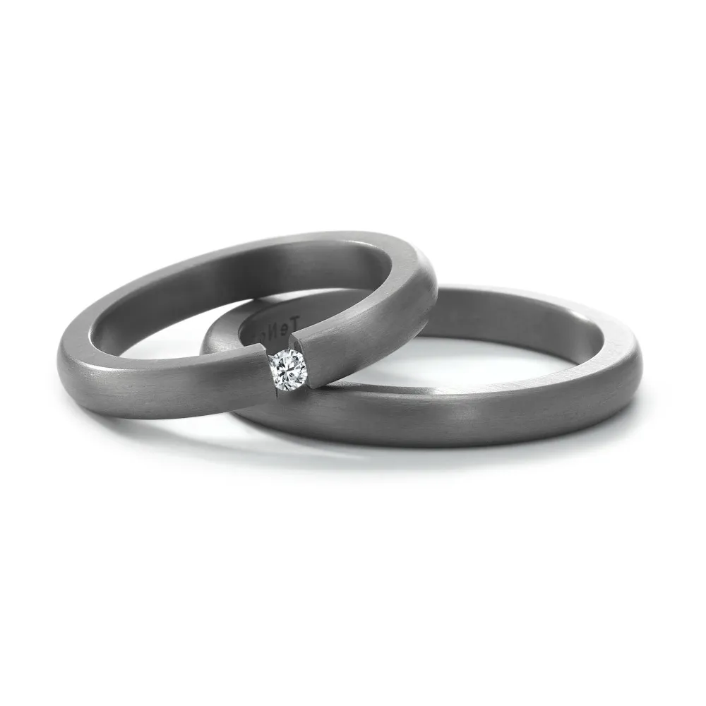 Alianzas de boda de tántalo con diamante