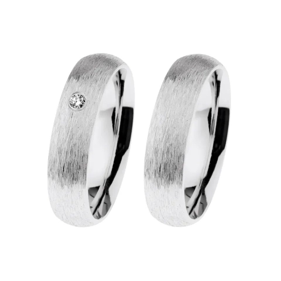 Alianzas de boda de acero con diamante