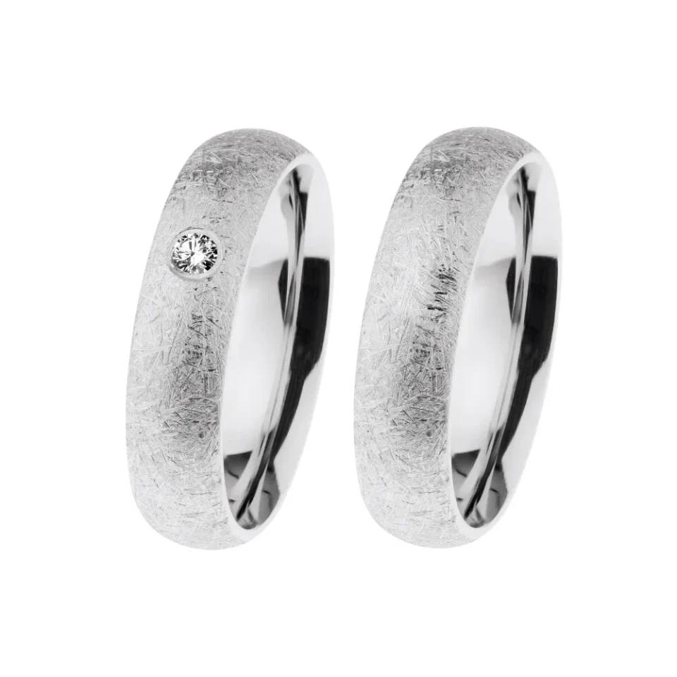 Alianzas de boda de acero con diamante