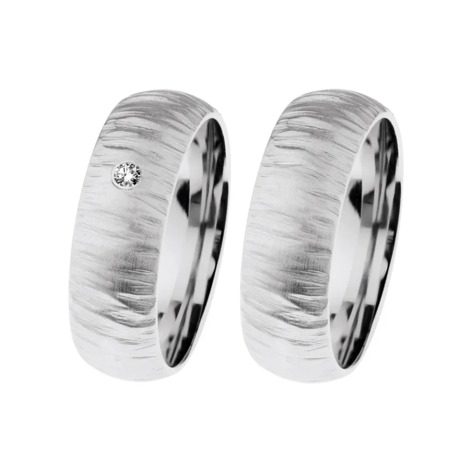 Alianzas de boda de acero con diamante
