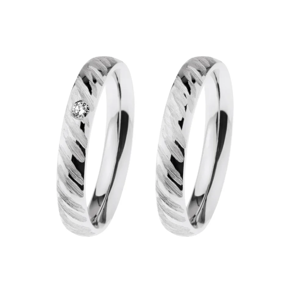 Alianzas de boda de acero con diamante