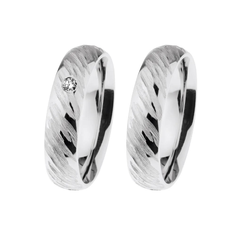 Alianzas de boda de acero con diamante