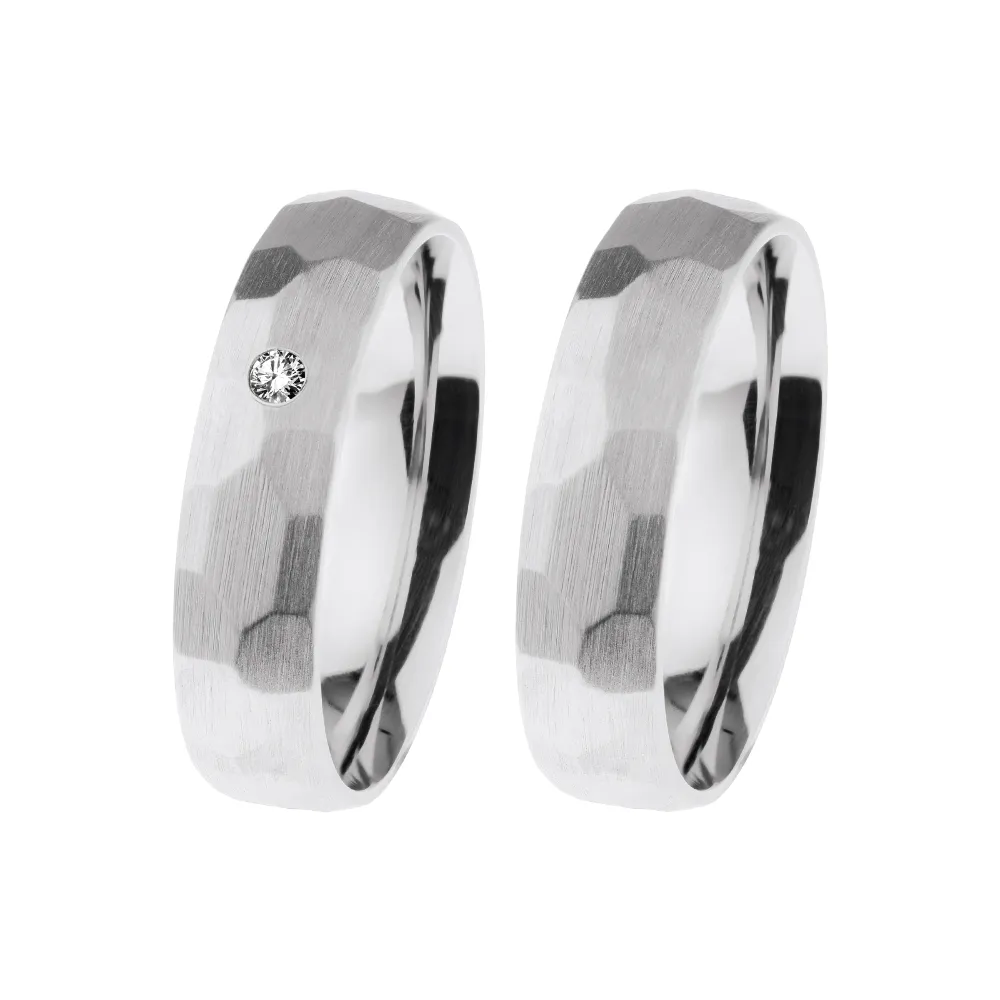 Alianzas de boda de acero con diamante