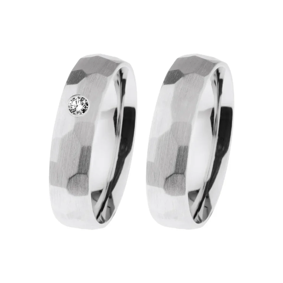 Alianzas de boda de acero con diamante