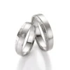 Alianzas de boda de plata con diamante