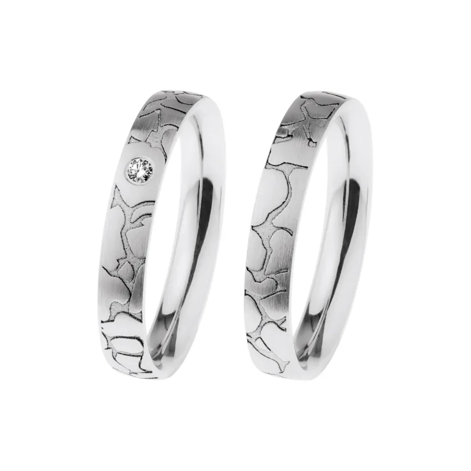 Alianzas de boda de acero con diamante
