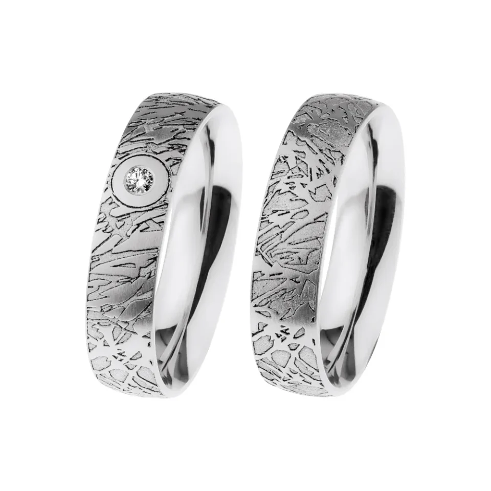 Alianzas de boda de acero con diamante