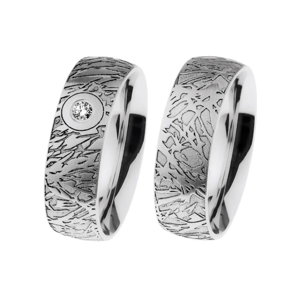 Alianzas de boda de acero con diamante