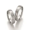 Alianzas de boda de titanio con diamantes