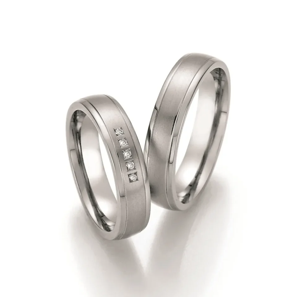 Alianzas de boda de titanio con diamantes