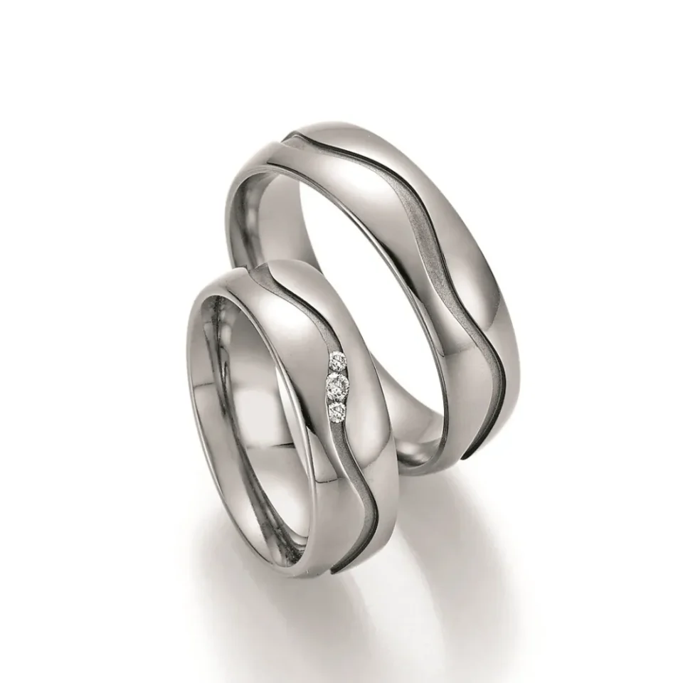 Alianzas de boda de titanio con diamantes