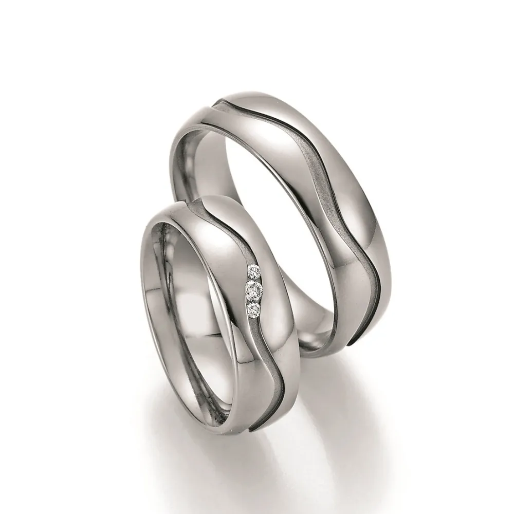 Alianzas de boda de titanio con diamantes