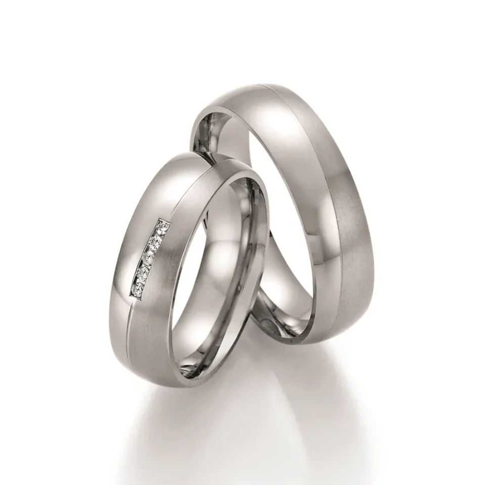 Alianzas de boda de titanio con diamantes
