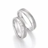 Alianzas de boda de titanio con diamantes