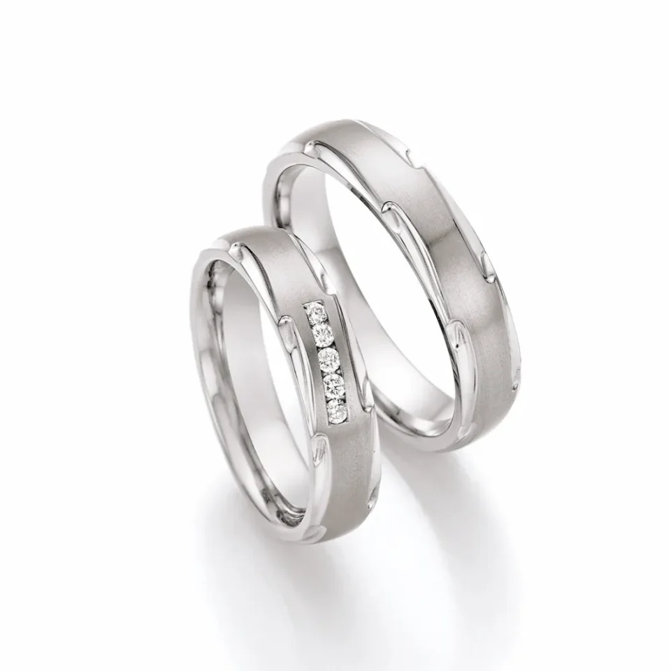 Alianzas de boda de titanio con diamantes