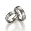 Alianzas de boda de titanio y oro blanco con diamantes