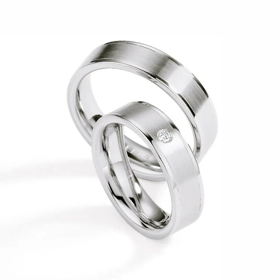 Alianzas de boda de acero con diamante
