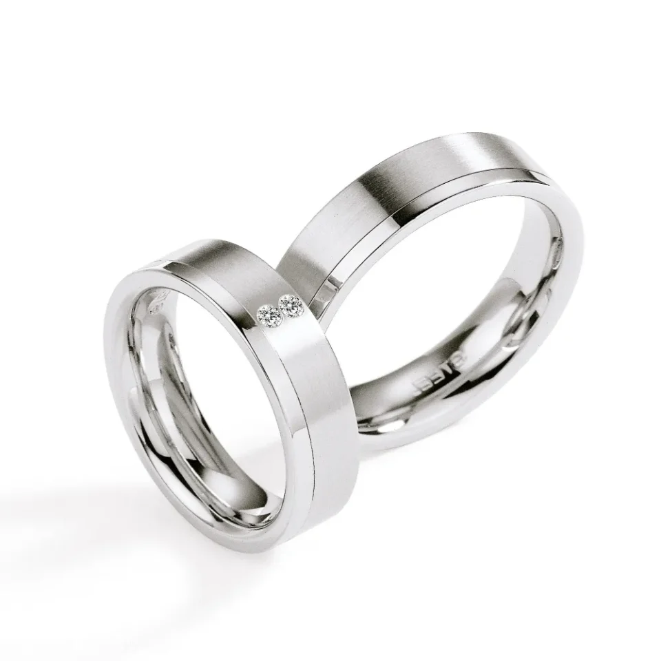 Alianzas de boda de acero con diamantes