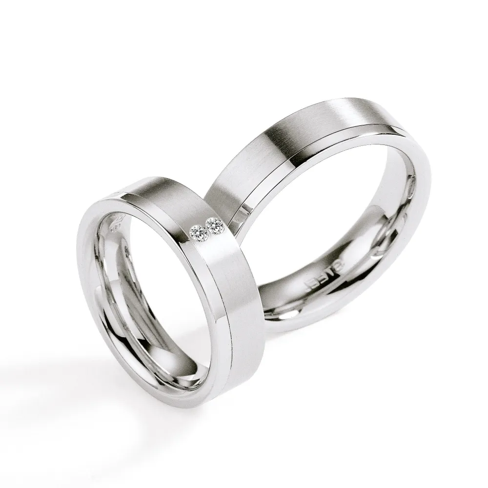 Alianzas de boda de acero con diamantes