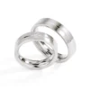 Alianzas de boda de acero con diamante
