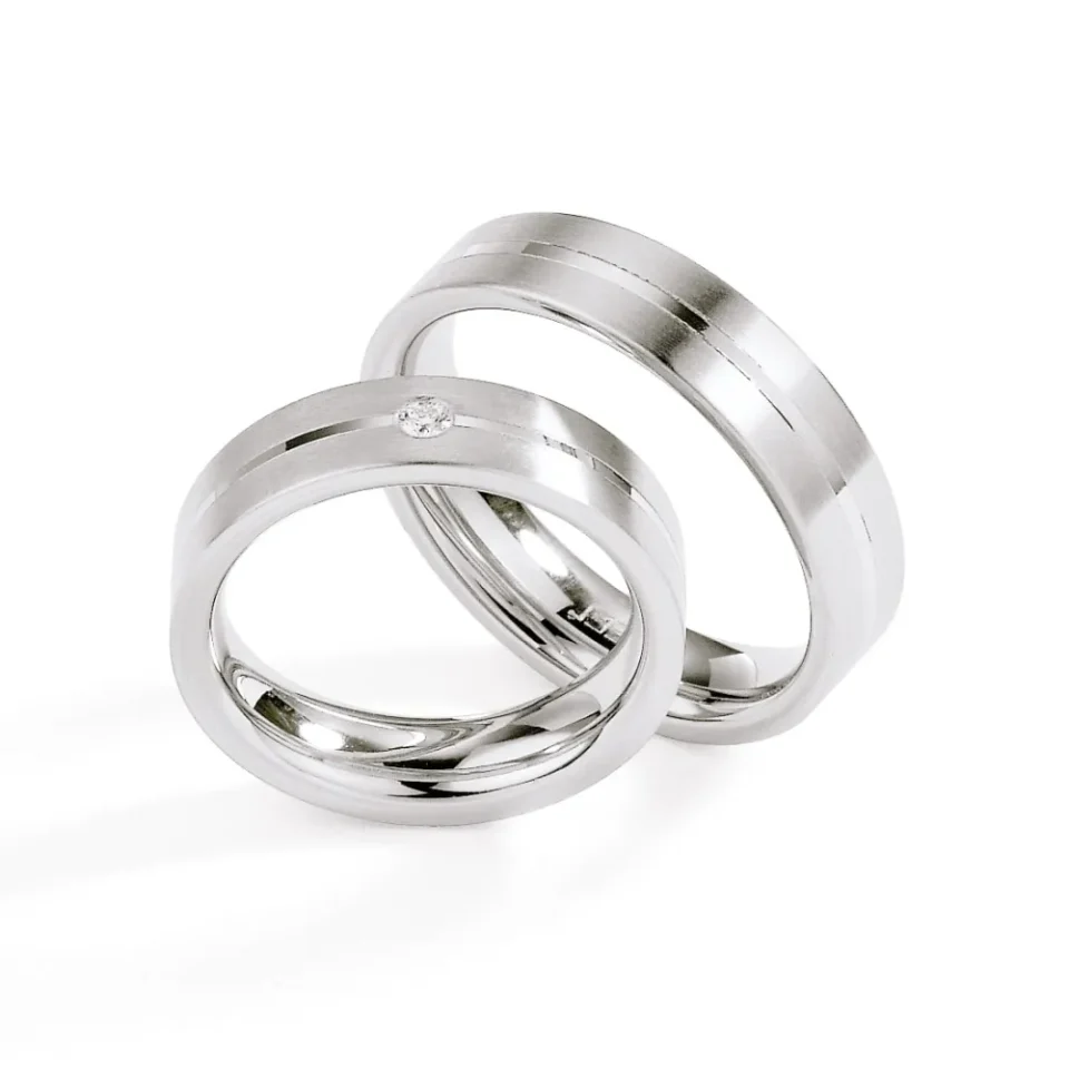 Alianzas de boda de acero con diamante