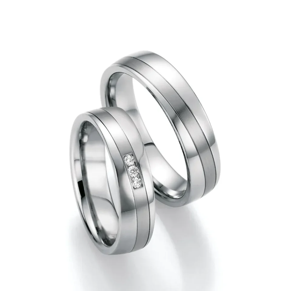 Alianzas de boda de acero con diamantes