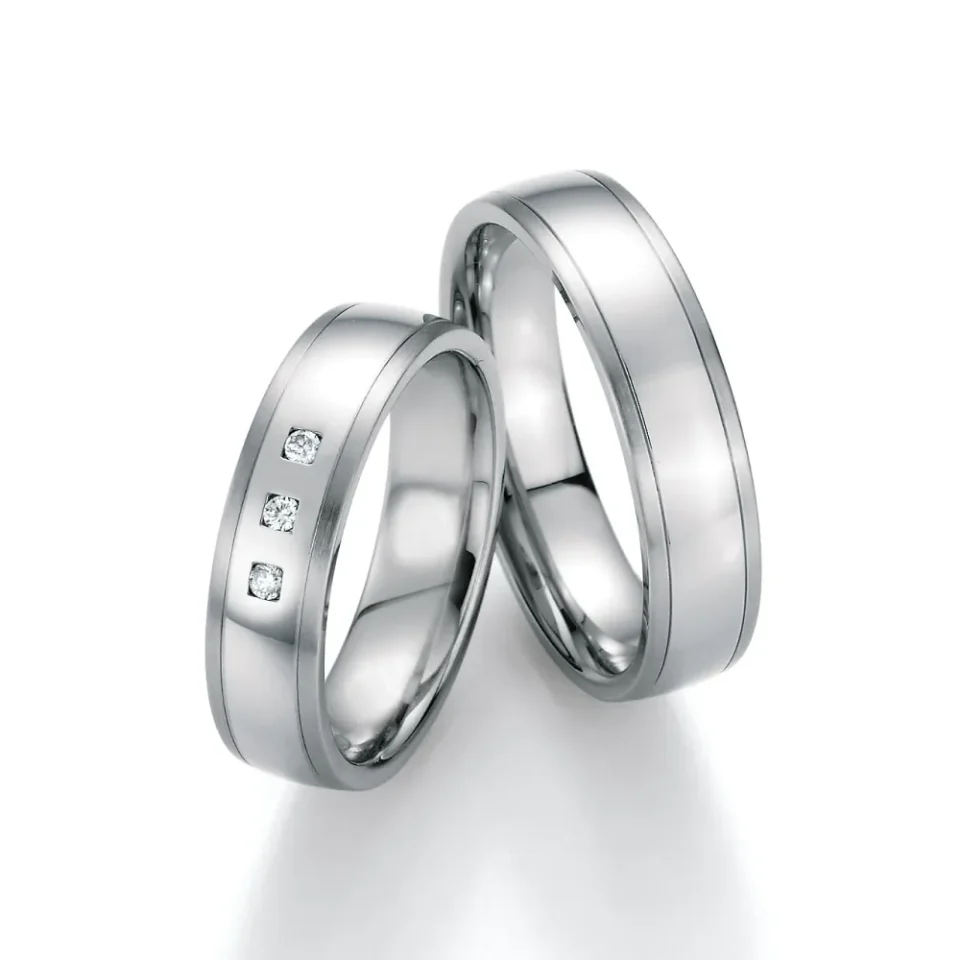 Alianzas de boda de acero con diamantes