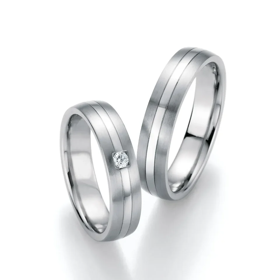 Alianzas de boda de acero con diamante