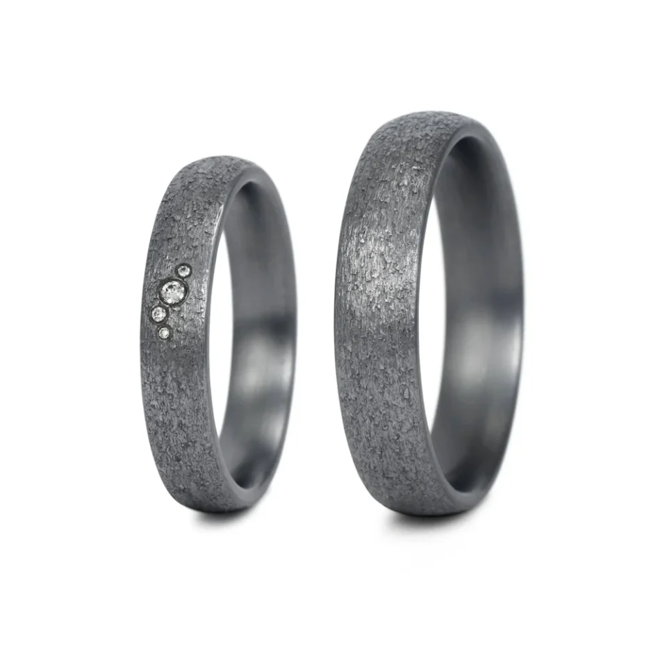 Alianzas de boda de tántalo con diamantes