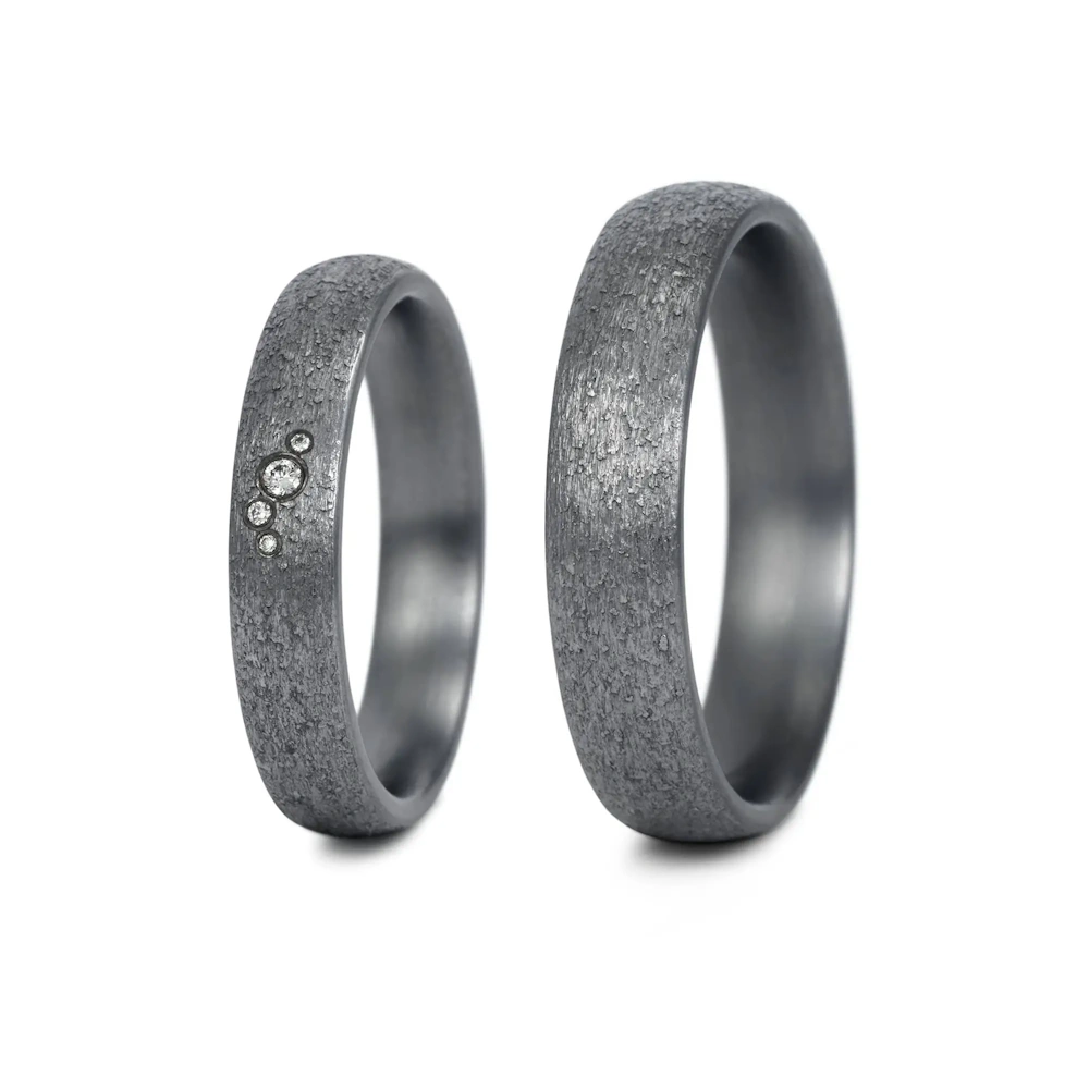 Alianzas de boda de tántalo con diamantes