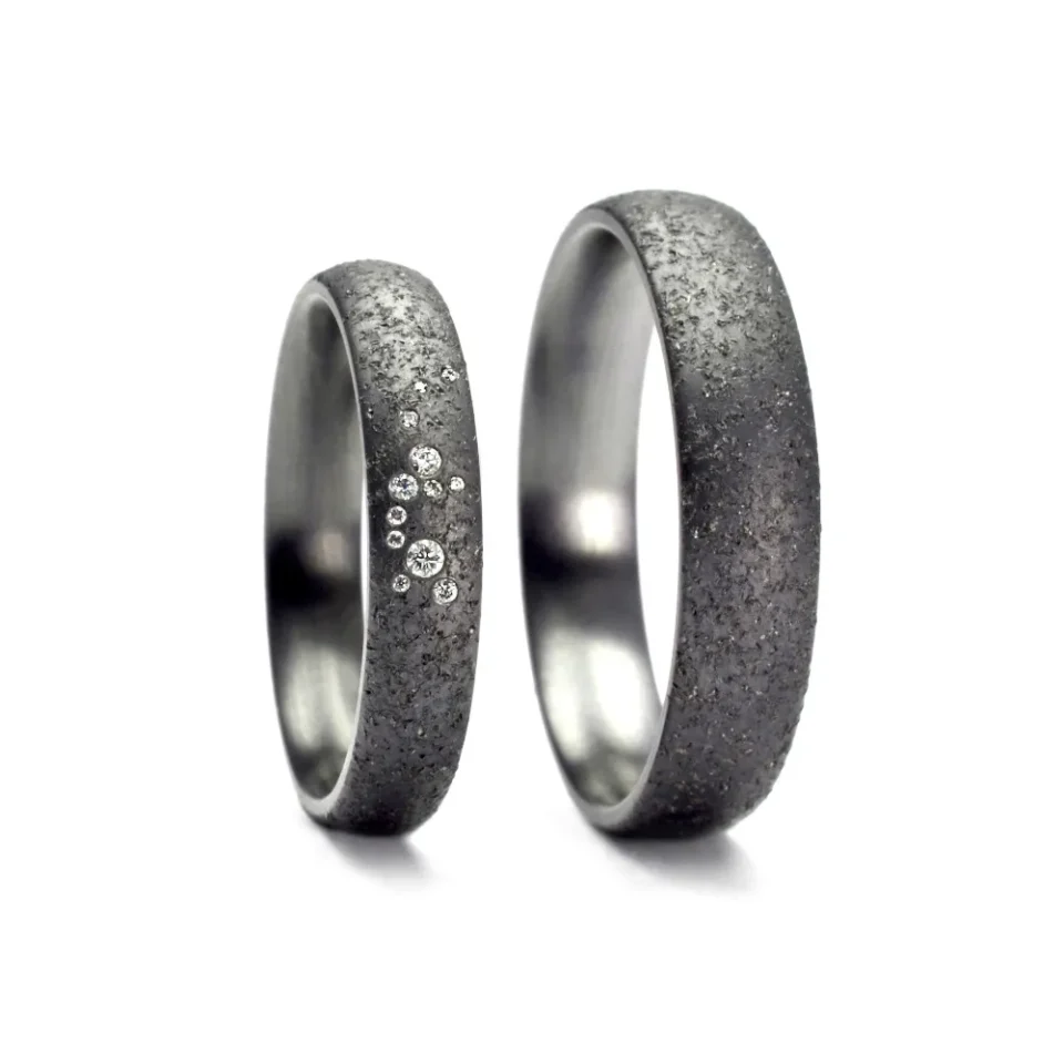Alianzas de boda de tántalo con diamantes
