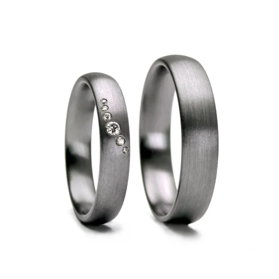 Alianzas de boda de tántalo con diamantes