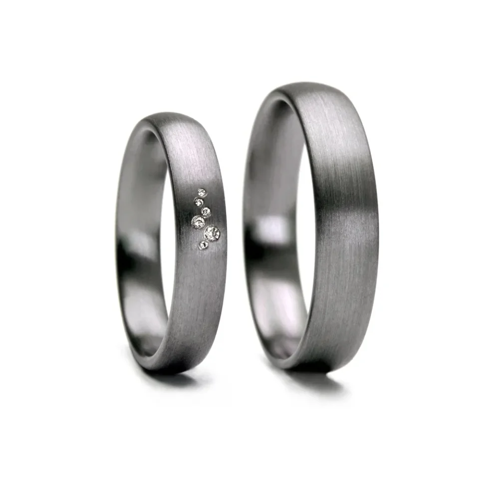 Alianzas de boda de tántalo con diamantes