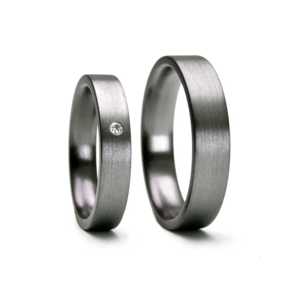 Alianzas de boda de tántalo con diamante