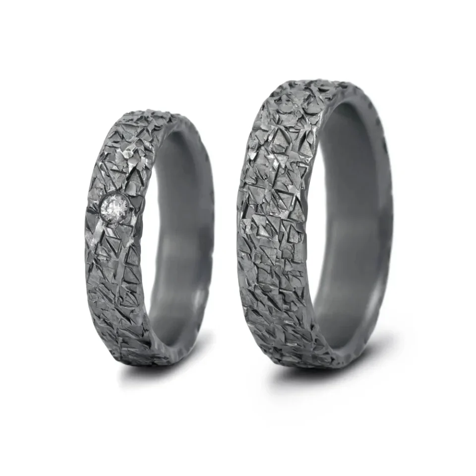 Alianzas de boda de tántalo con diamante