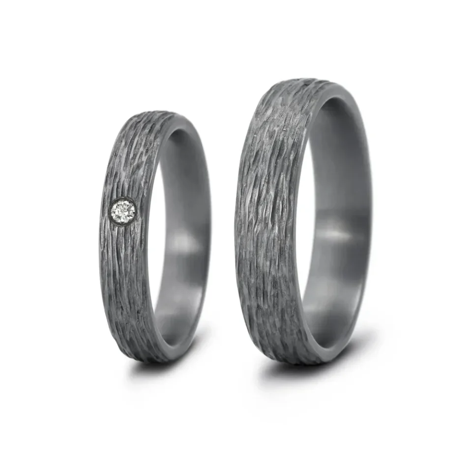 Alianzas de boda de tántalo con diamante